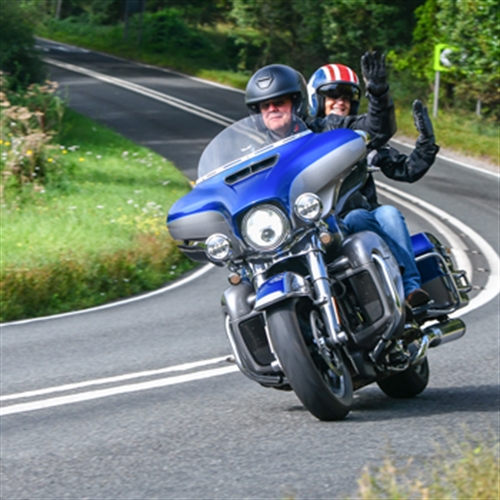 Harley-Davidson Pillion Rides - Riders on the road Harley-Davidson Pillion Rides - Riders on the road